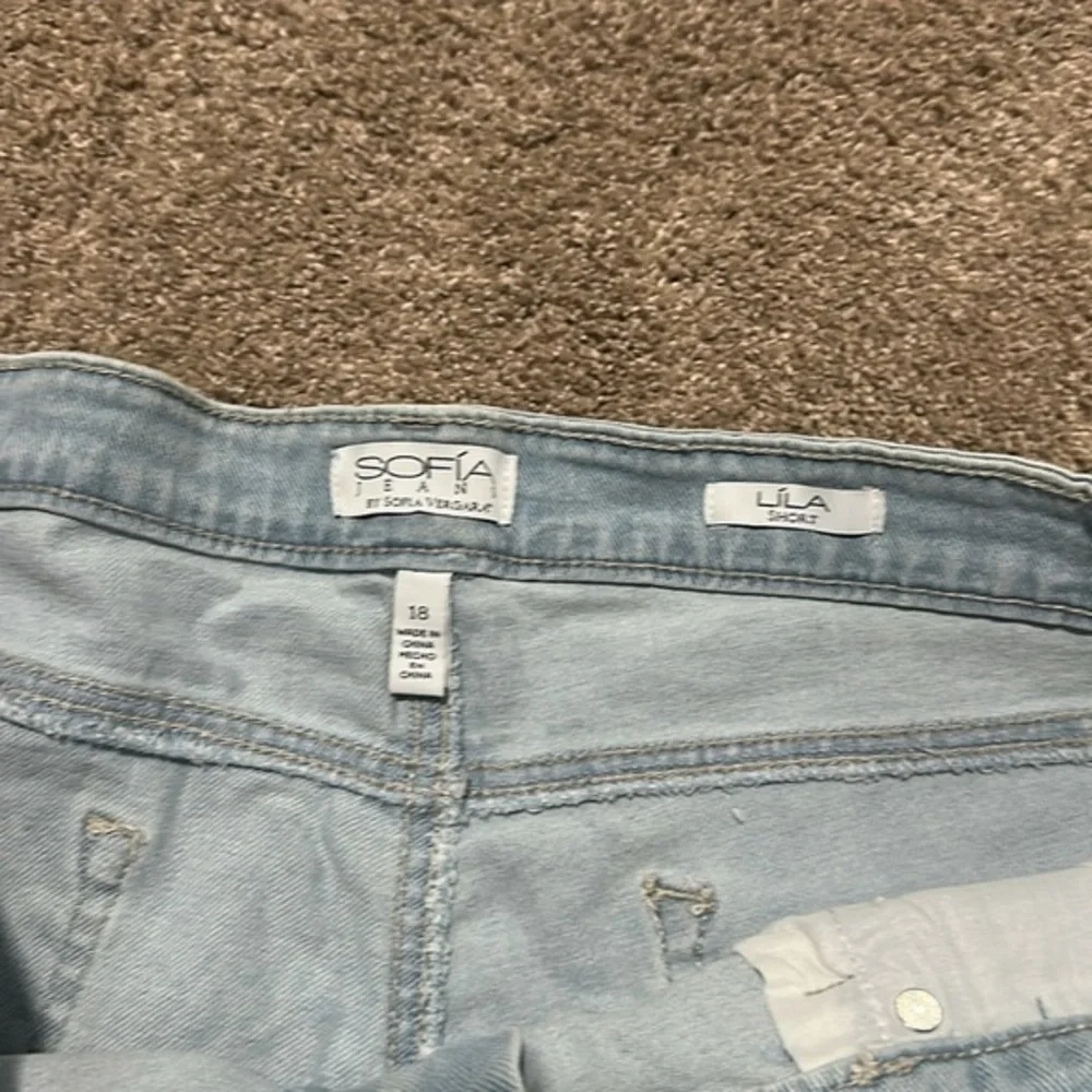 Sofia Vergara Blue Ombre Denim Shorts NWT